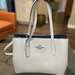 Coach Avenue CarryAll - Like New